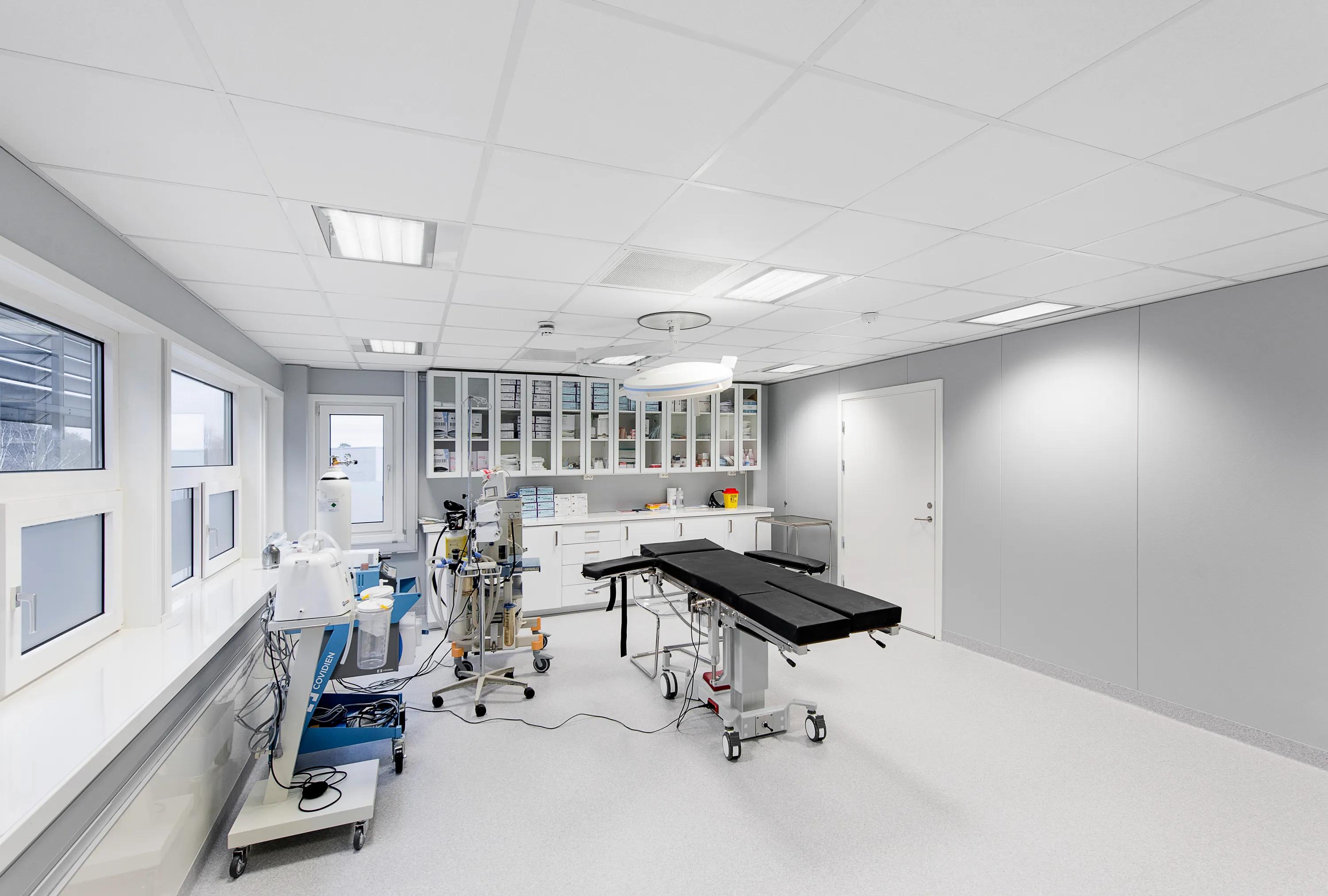 Rockfon MediCare® Air | Airtight Cleanroom Acoustic Ceiling Tiles