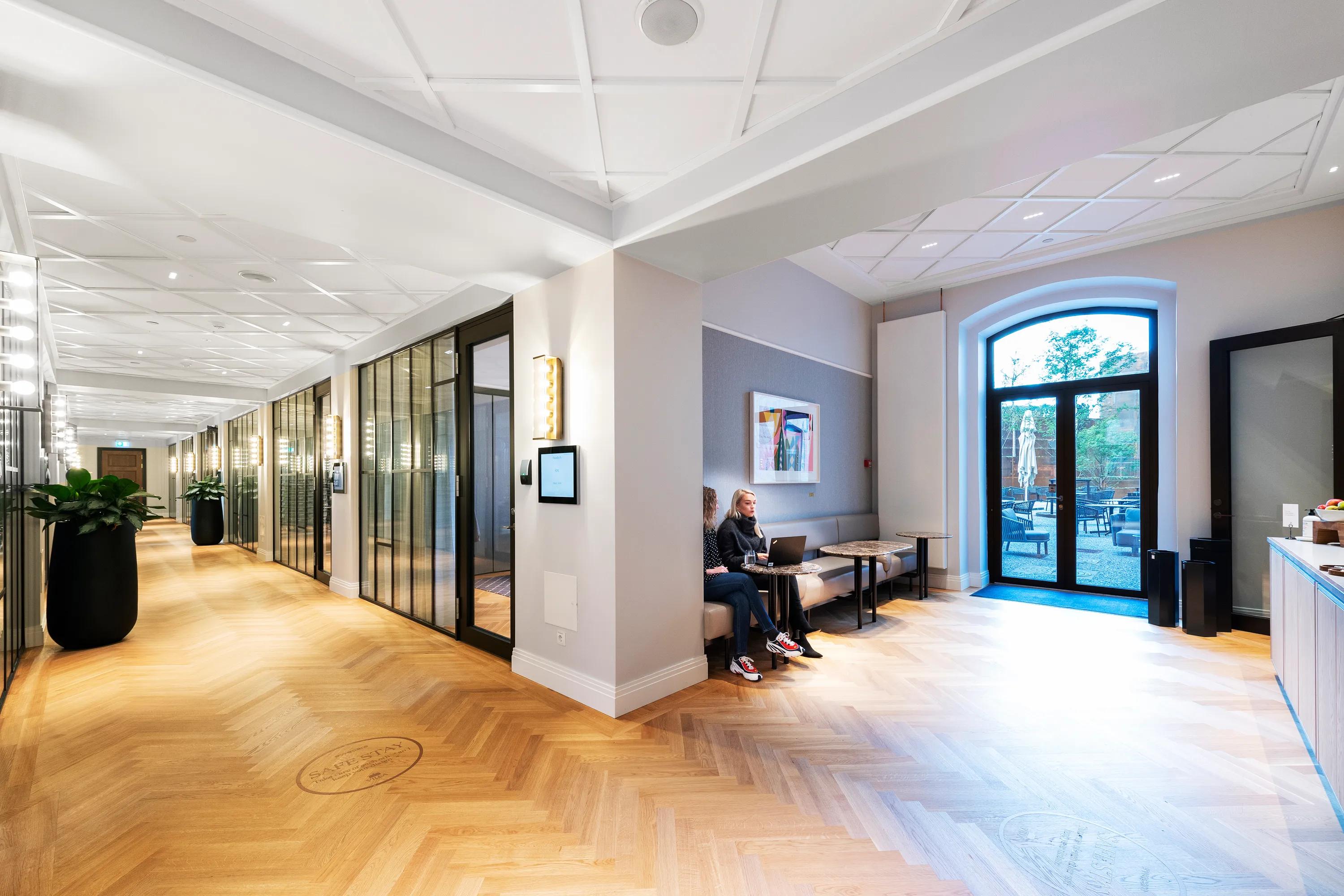 Corridor in Hotel Villa Copenhagen Denmark with Rockfon Blanka tiles