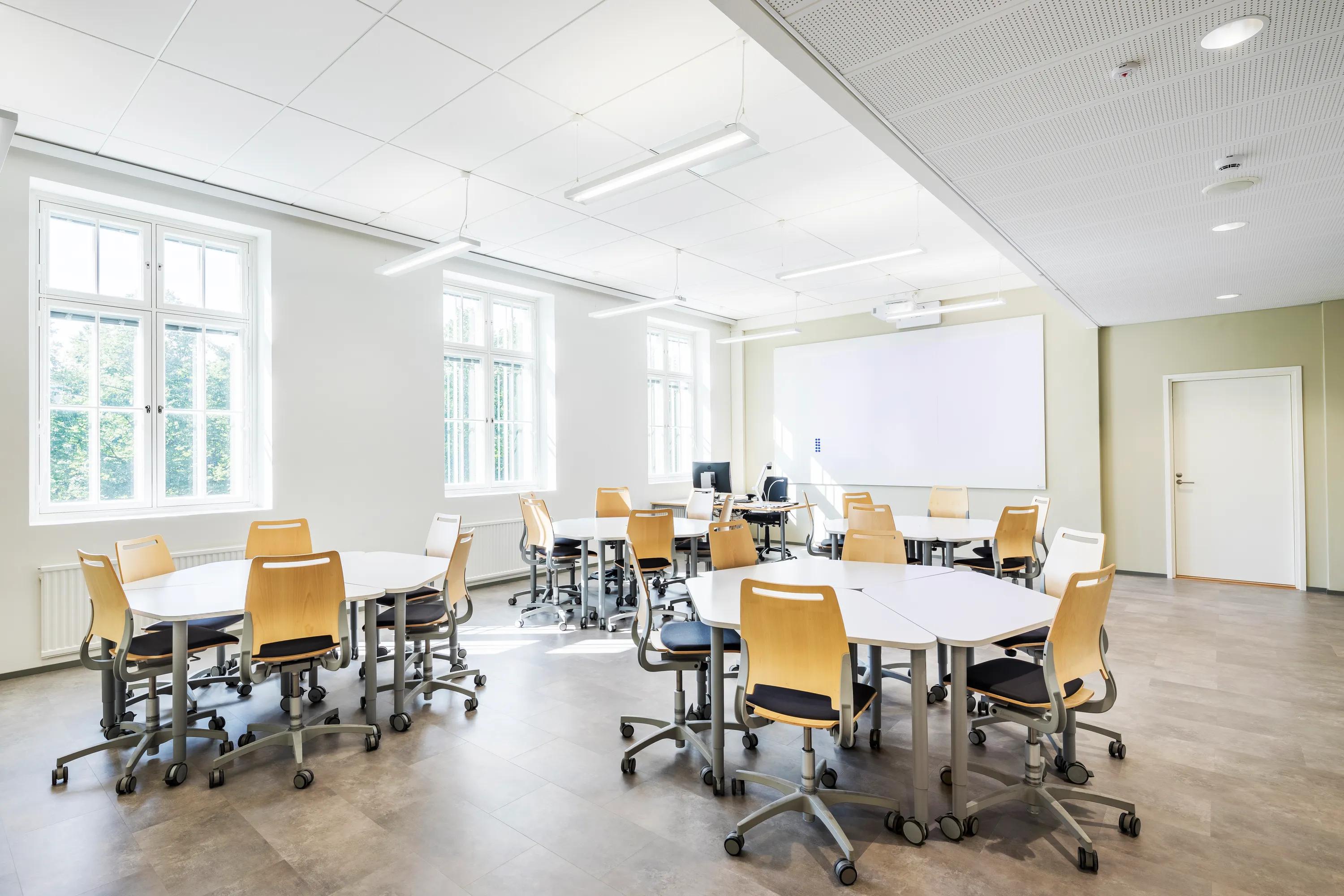 white ceiling design in a classroom
