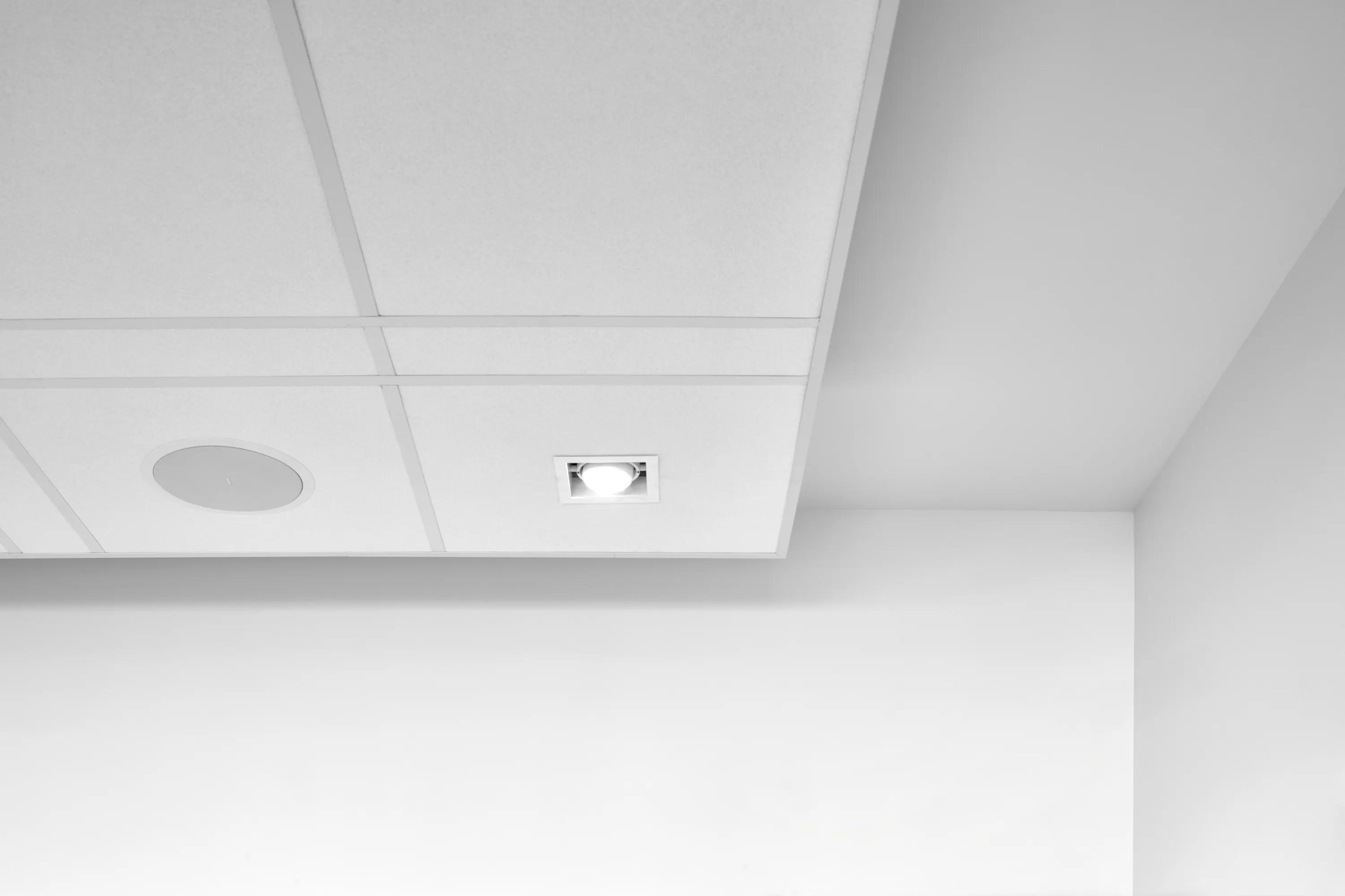 Rockfon Sonar® dB 43 | Sound Insulating Acoustic Ceiling Tiles