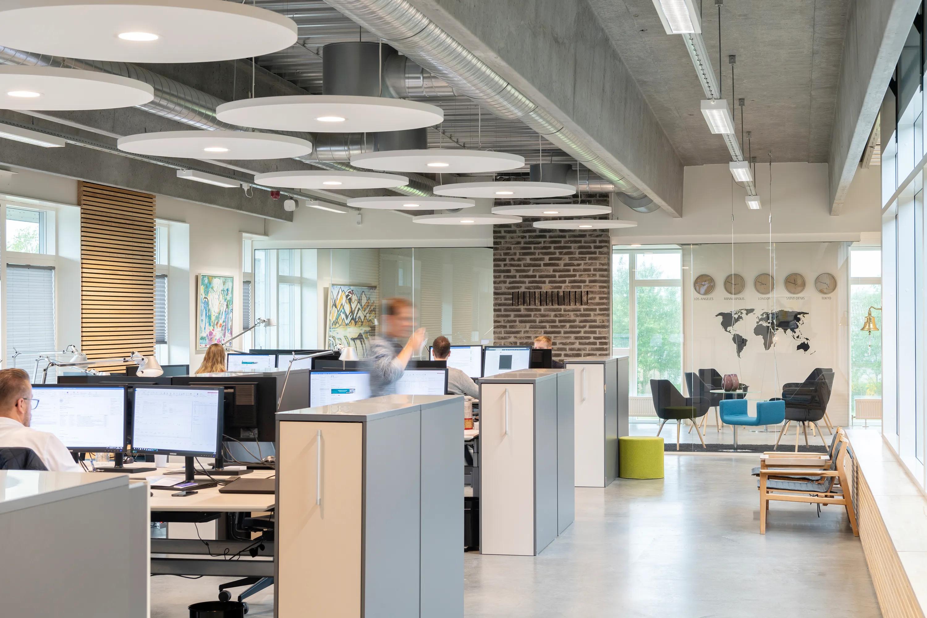 DK, Aars, Kimbrer Group, Renovation, Office, Rockfon Eclipse, Circle, A edge, white