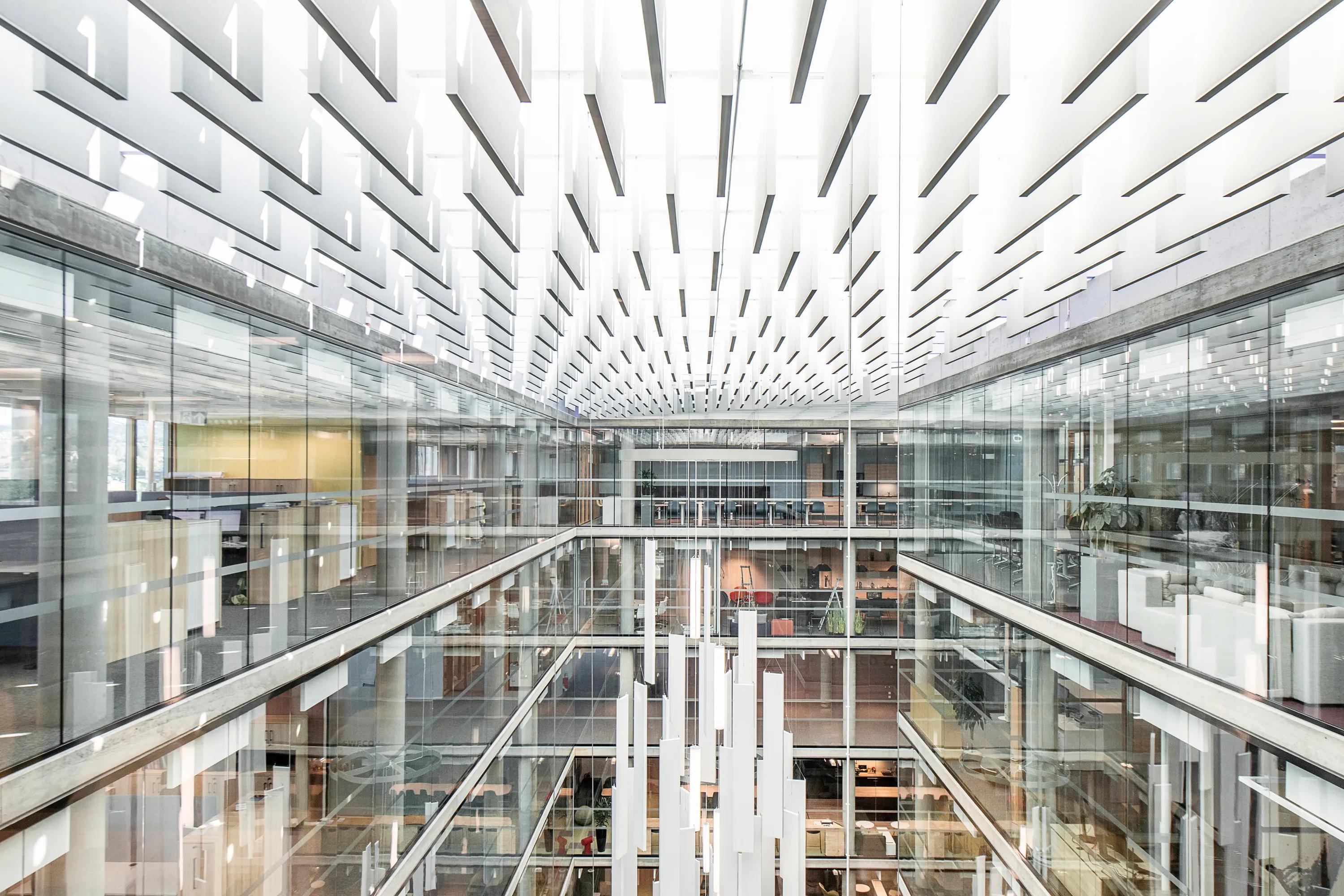 A baffle ceiling at Lysgården, Trondheim, HUS Arkitekter, Office, Rockfon Multiflex Baffle, 300x2400, White