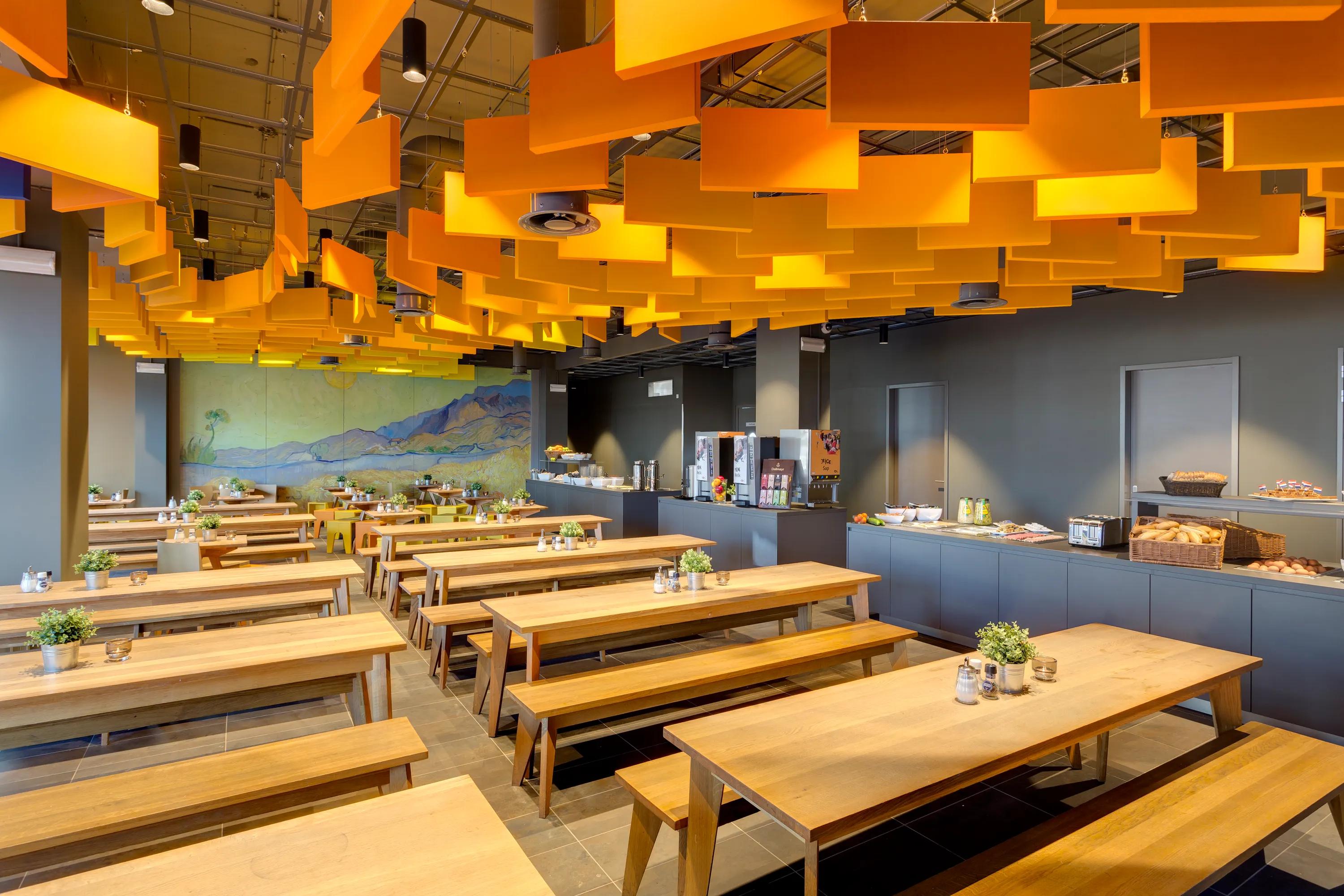 Meininger Hotel,The Netherlands,Amsterdam,Christian Sandor Tschersich,LAVA Architecture,Rockfon Contour,Ac-edge,Chicago Metallic™ T24 Hook 2850